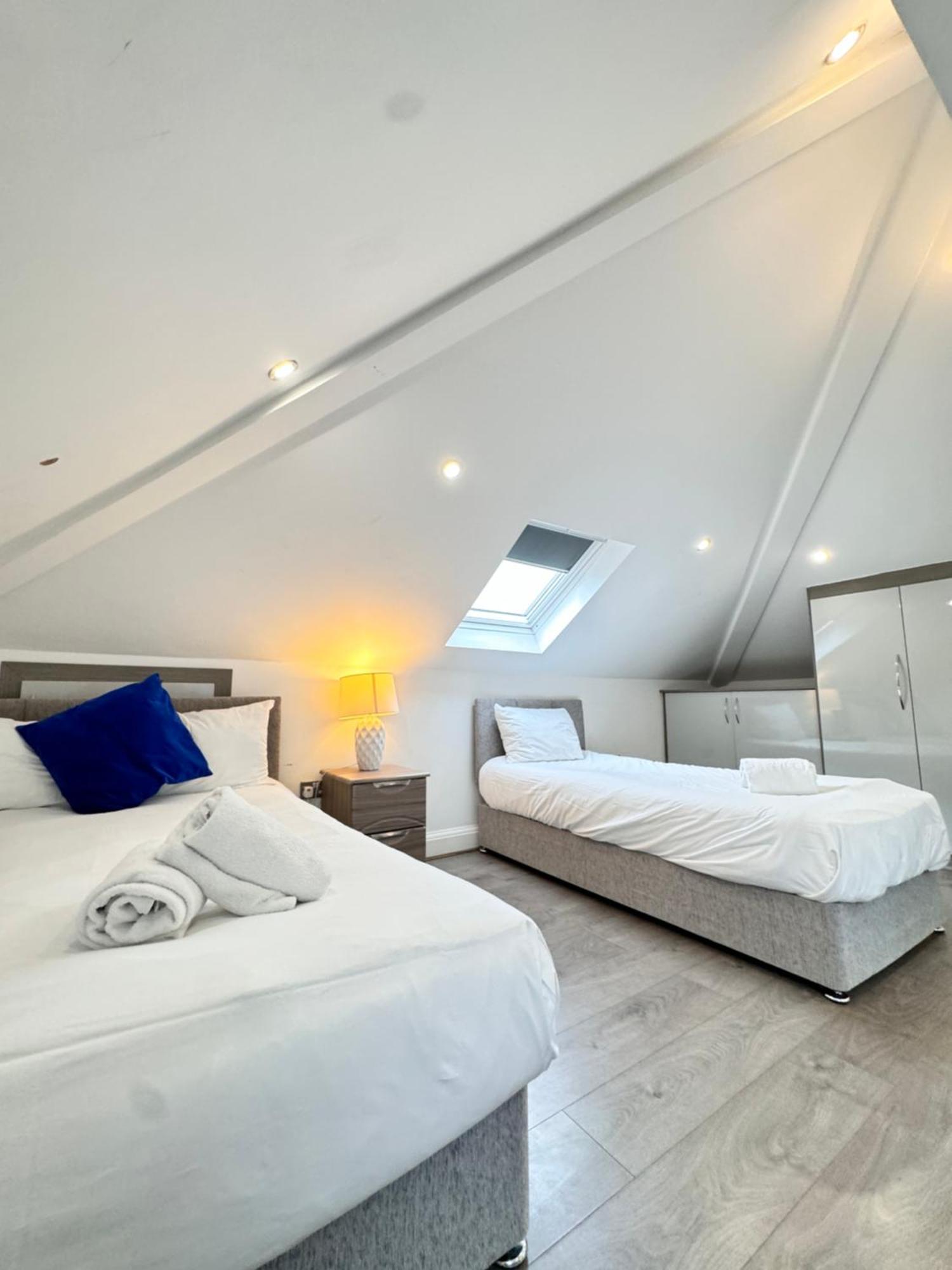 Hatton Apartments Heathrow Airport- Free Parking-Free Underground To And From Heathrow Airport Hatton Cross See Picture-See London Fast Hatton Cross To Central London 30Min Eksteriør billede
