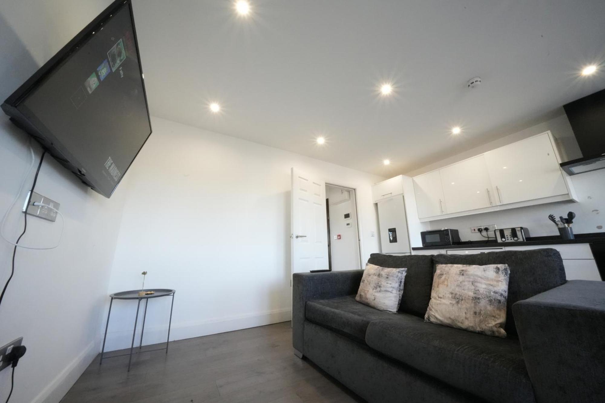 Hatton Apartments Heathrow Airport- Free Parking-Free Underground To And From Heathrow Airport Hatton Cross See Picture-See London Fast Hatton Cross To Central London 30Min Eksteriør billede