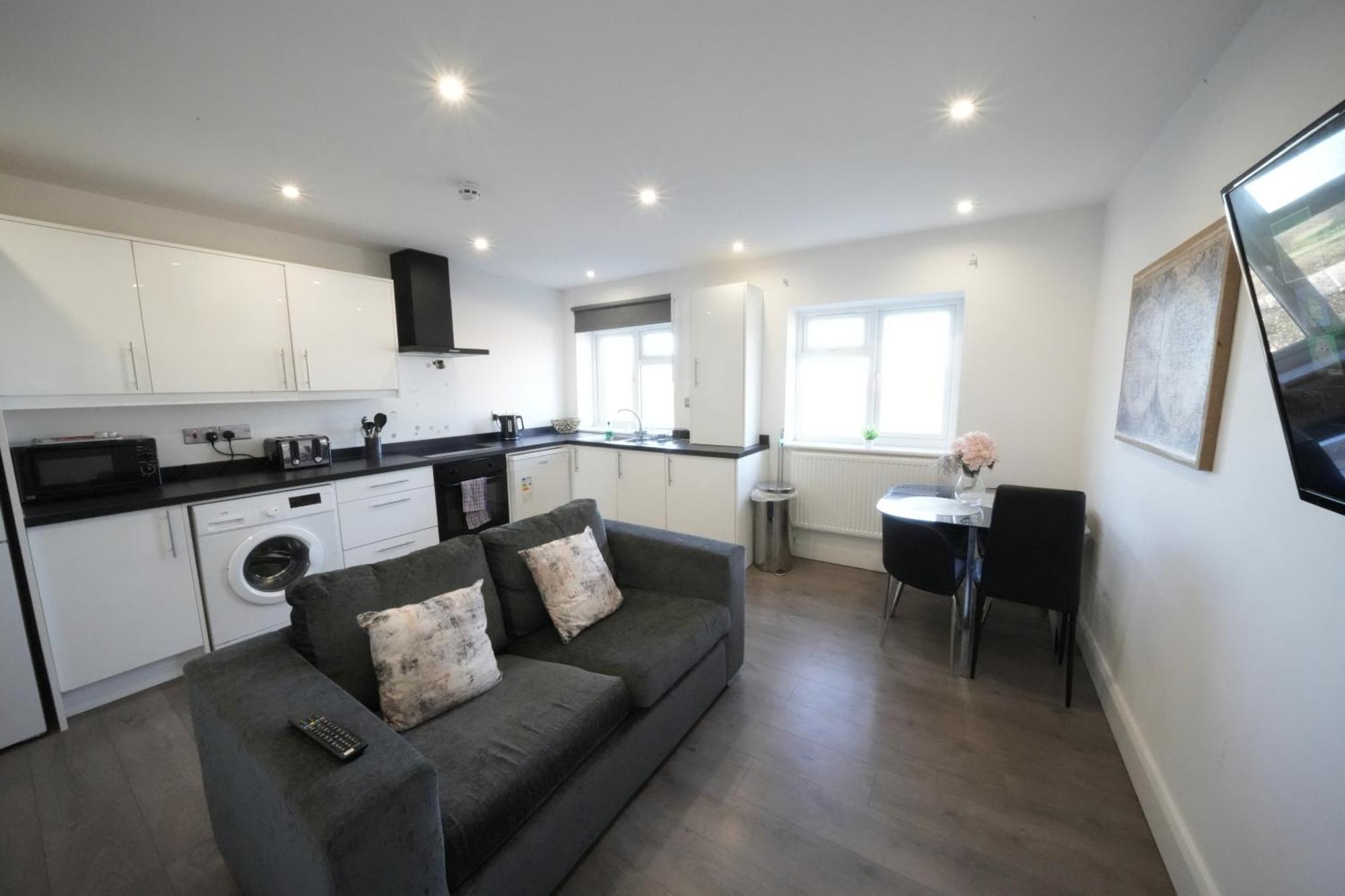 Hatton Apartments Heathrow Airport- Free Parking-Free Underground To And From Heathrow Airport Hatton Cross See Picture-See London Fast Hatton Cross To Central London 30Min Eksteriør billede