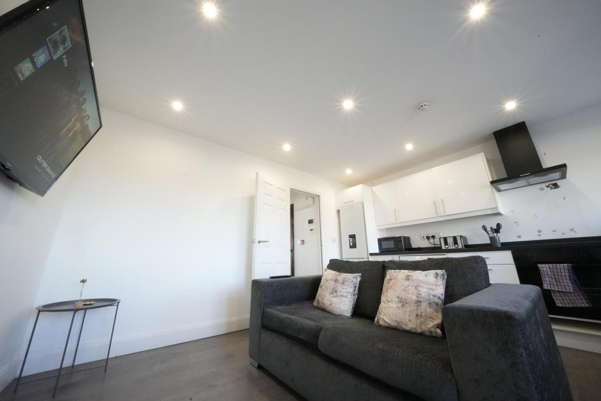 Hatton Apartments Heathrow Airport- Free Parking-Free Underground To And From Heathrow Airport Hatton Cross See Picture-See London Fast Hatton Cross To Central London 30Min Eksteriør billede
