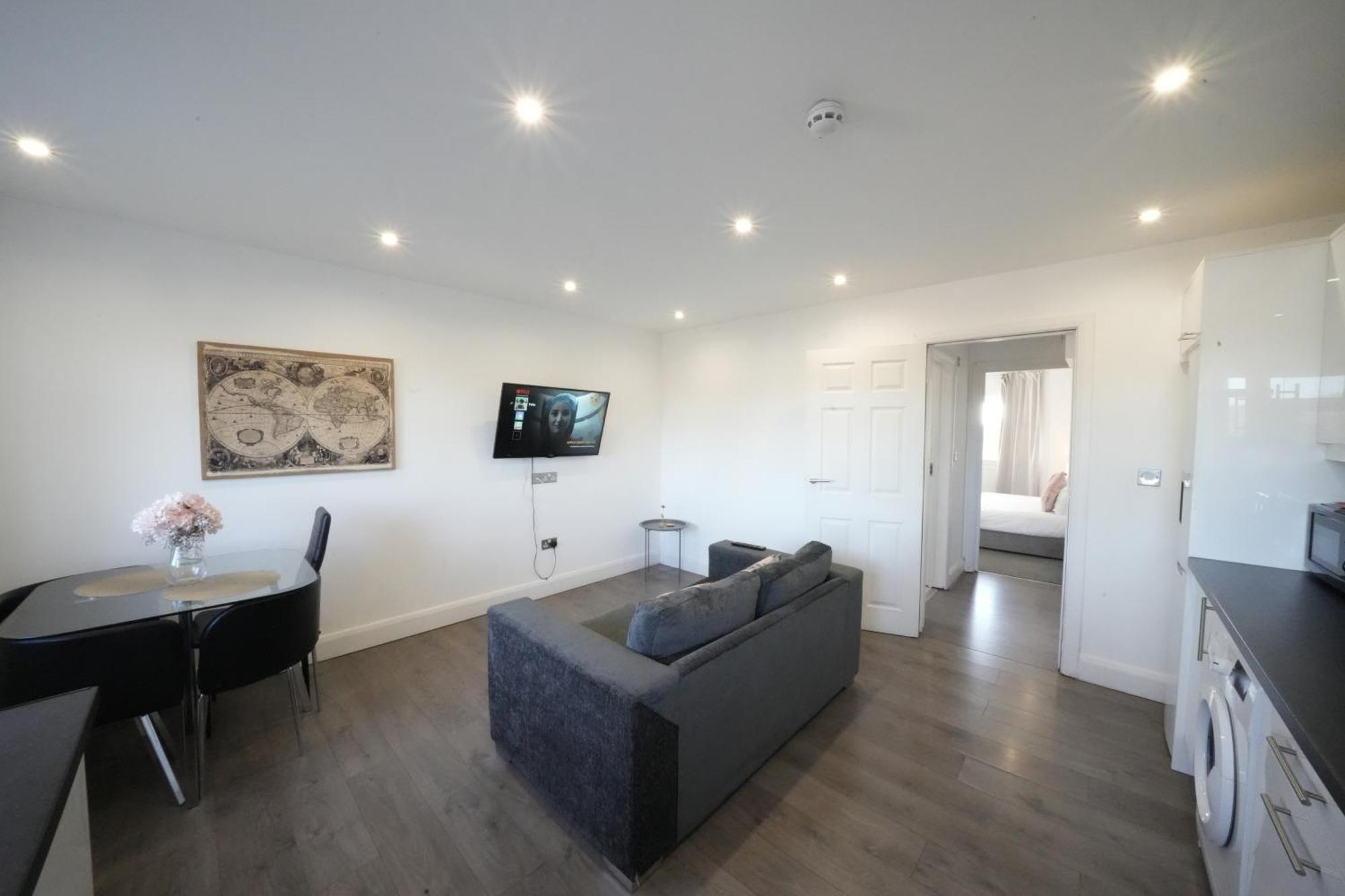 Hatton Apartments Heathrow Airport- Free Parking-Free Underground To And From Heathrow Airport Hatton Cross See Picture-See London Fast Hatton Cross To Central London 30Min Eksteriør billede