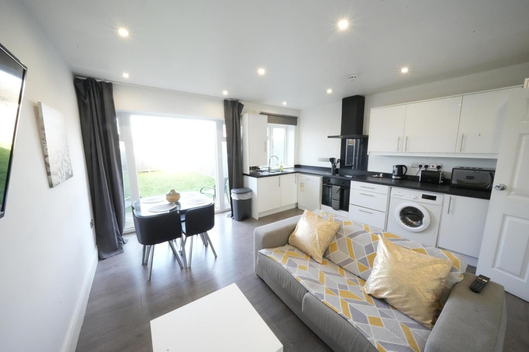 Hatton Apartments Heathrow Airport- Free Parking-Free Underground To And From Heathrow Airport Hatton Cross See Picture-See London Fast Hatton Cross To Central London 30Min Eksteriør billede