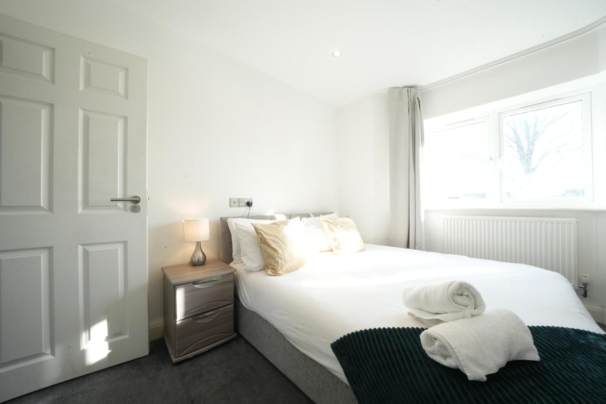 Hatton Apartments Heathrow Airport- Free Parking-Free Underground To And From Heathrow Airport Hatton Cross See Picture-See London Fast Hatton Cross To Central London 30Min Eksteriør billede