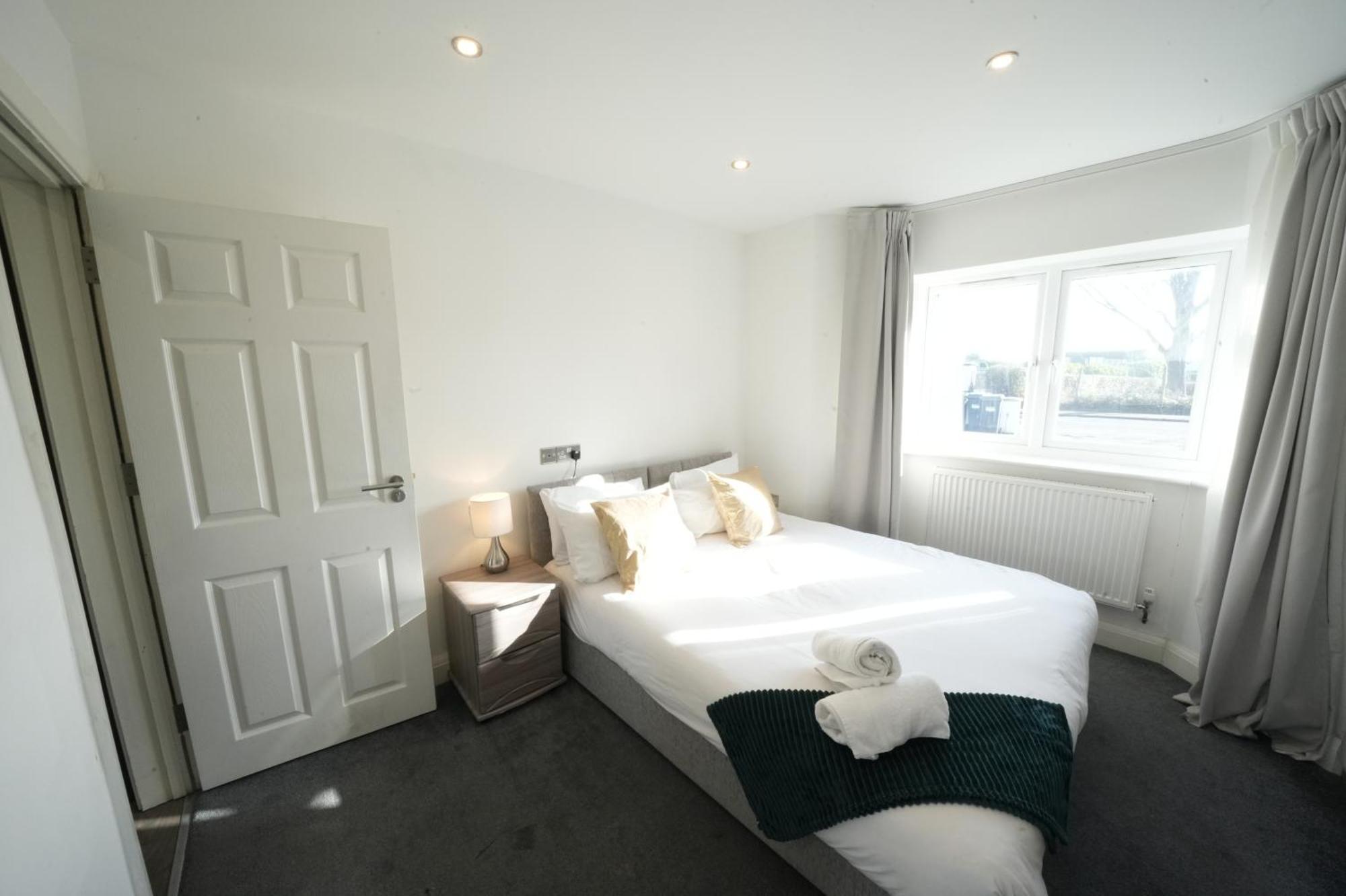 Hatton Apartments Heathrow Airport- Free Parking-Free Underground To And From Heathrow Airport Hatton Cross See Picture-See London Fast Hatton Cross To Central London 30Min Eksteriør billede