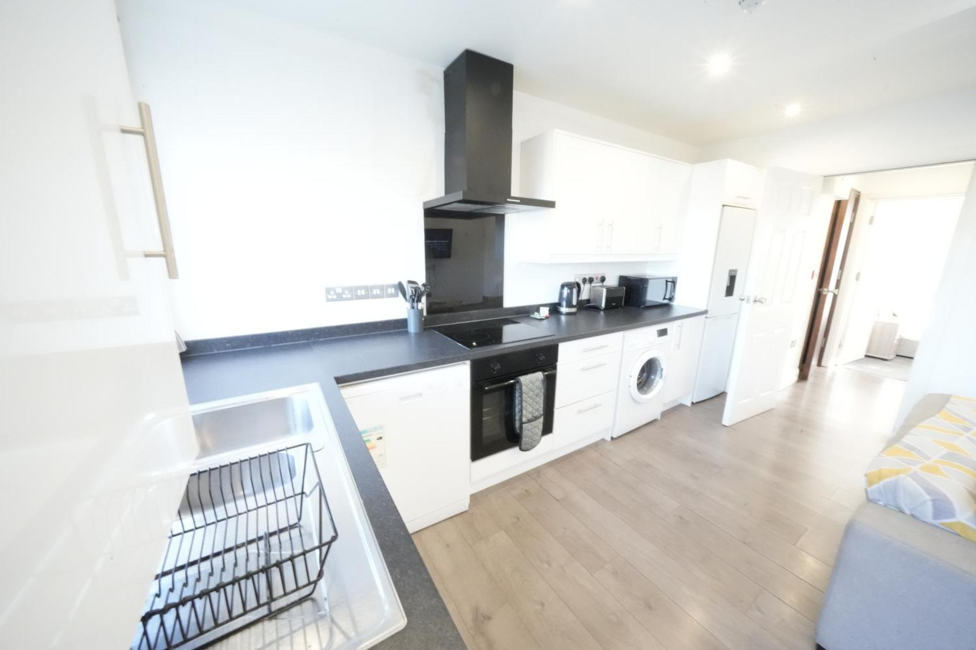 Hatton Apartments Heathrow Airport- Free Parking-Free Underground To And From Heathrow Airport Hatton Cross See Picture-See London Fast Hatton Cross To Central London 30Min Eksteriør billede