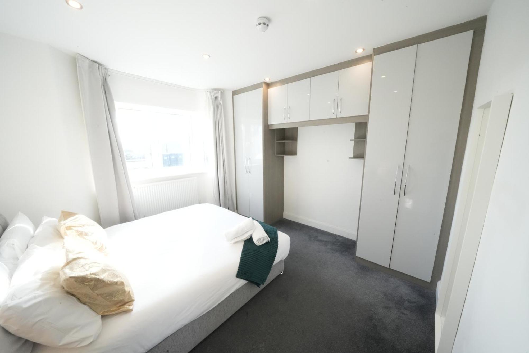 Hatton Apartments Heathrow Airport- Free Parking-Free Underground To And From Heathrow Airport Hatton Cross See Picture-See London Fast Hatton Cross To Central London 30Min Eksteriør billede