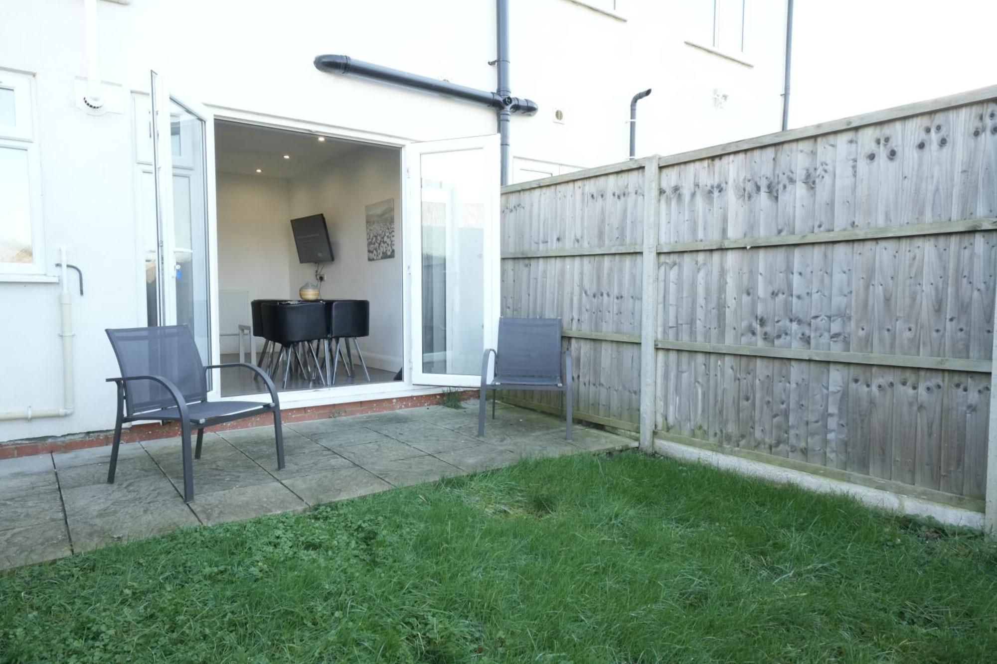 Hatton Apartments Heathrow Airport- Free Parking-Free Underground To And From Heathrow Airport Hatton Cross See Picture-See London Fast Hatton Cross To Central London 30Min Eksteriør billede