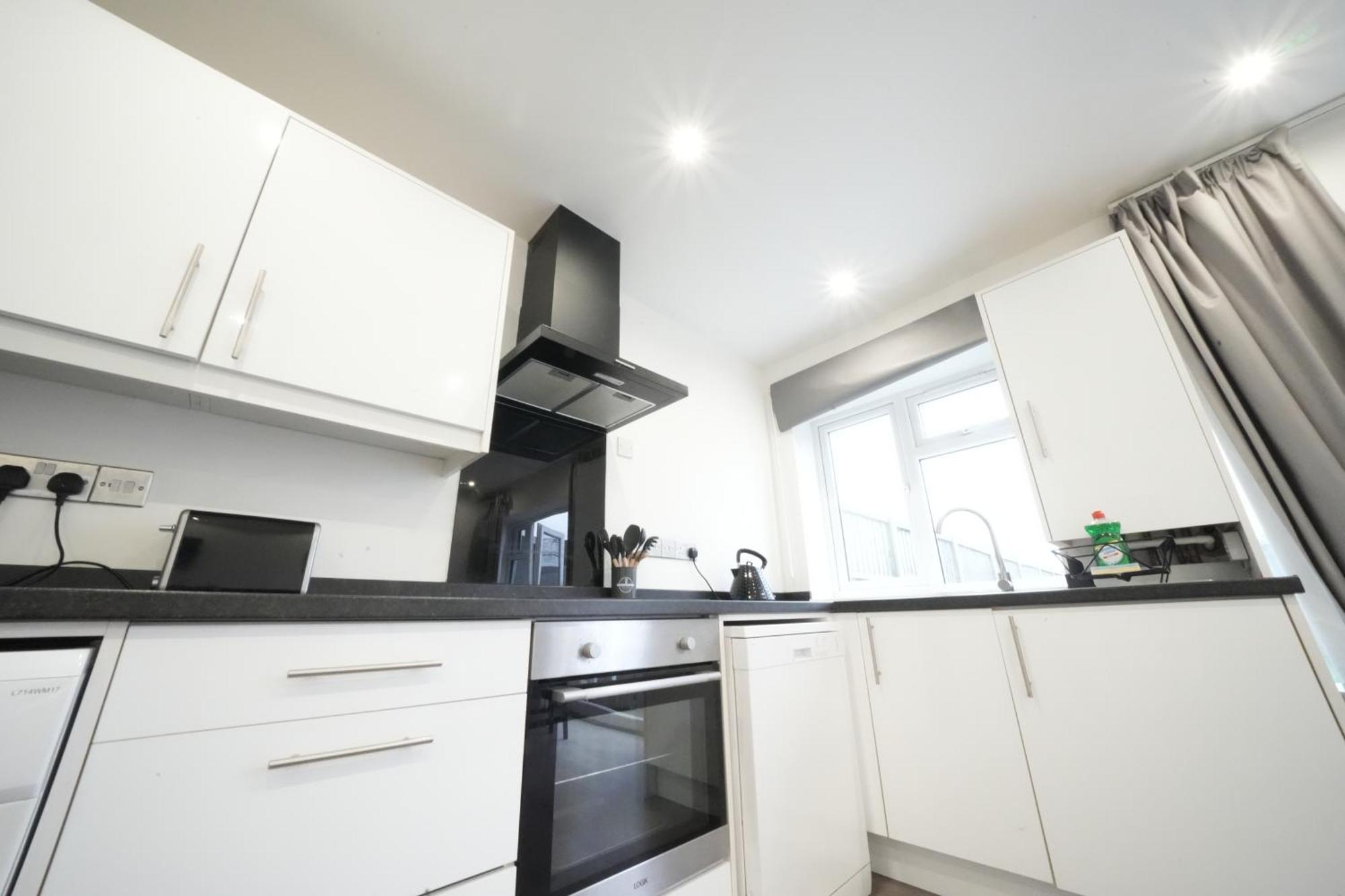 Hatton Apartments Heathrow Airport- Free Parking-Free Underground To And From Heathrow Airport Hatton Cross See Picture-See London Fast Hatton Cross To Central London 30Min Eksteriør billede