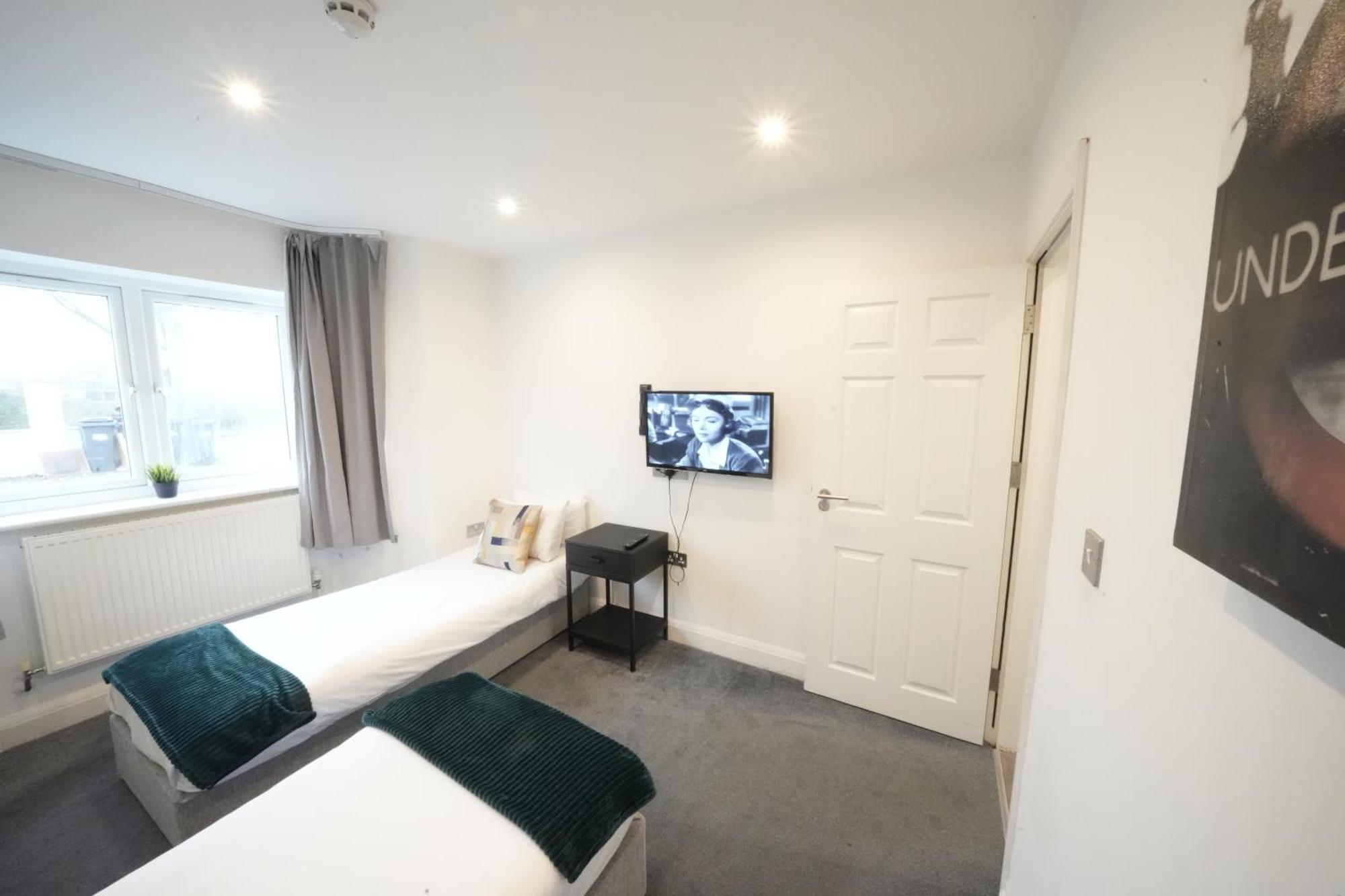 Hatton Apartments Heathrow Airport- Free Parking-Free Underground To And From Heathrow Airport Hatton Cross See Picture-See London Fast Hatton Cross To Central London 30Min Eksteriør billede