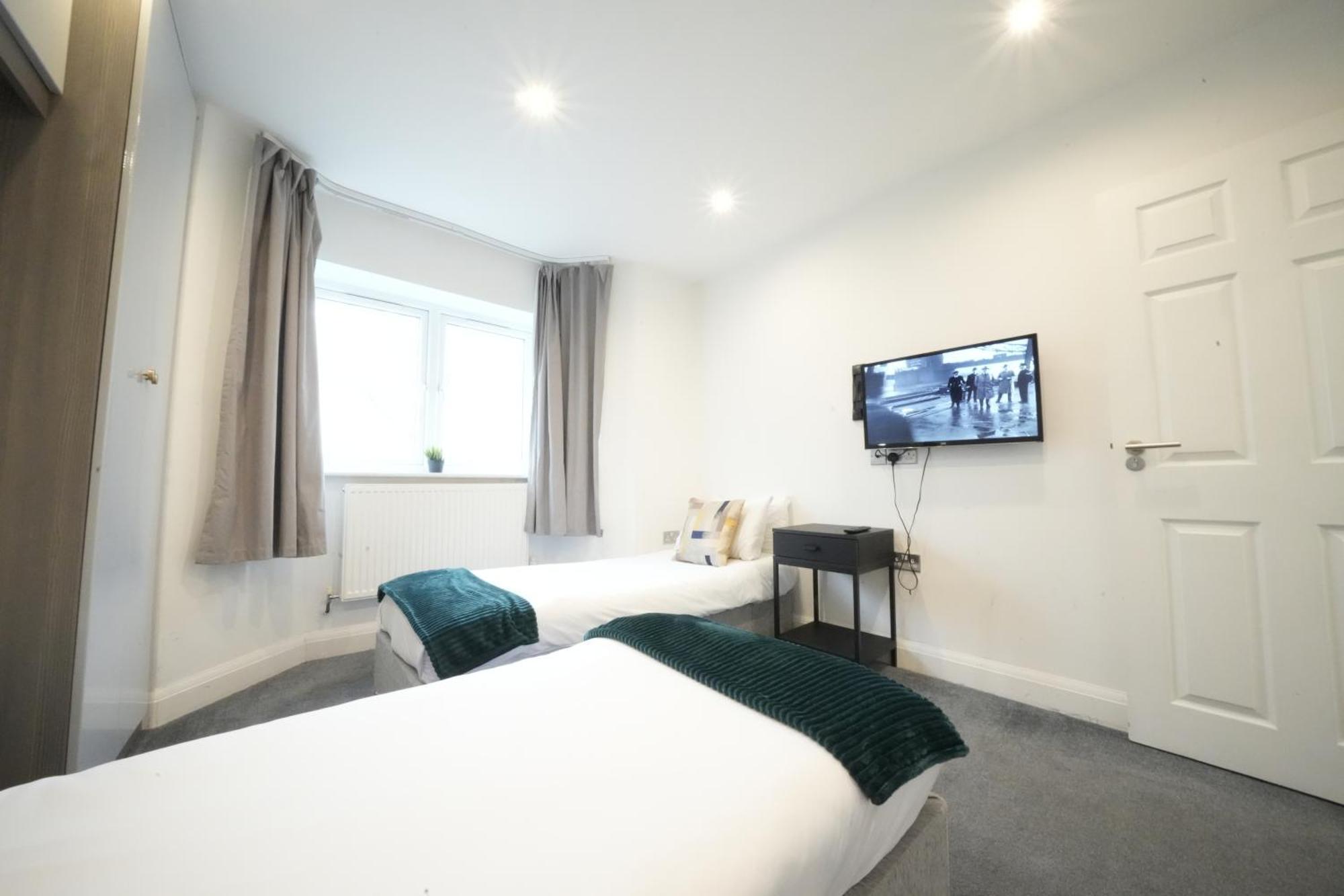 Hatton Apartments Heathrow Airport- Free Parking-Free Underground To And From Heathrow Airport Hatton Cross See Picture-See London Fast Hatton Cross To Central London 30Min Eksteriør billede